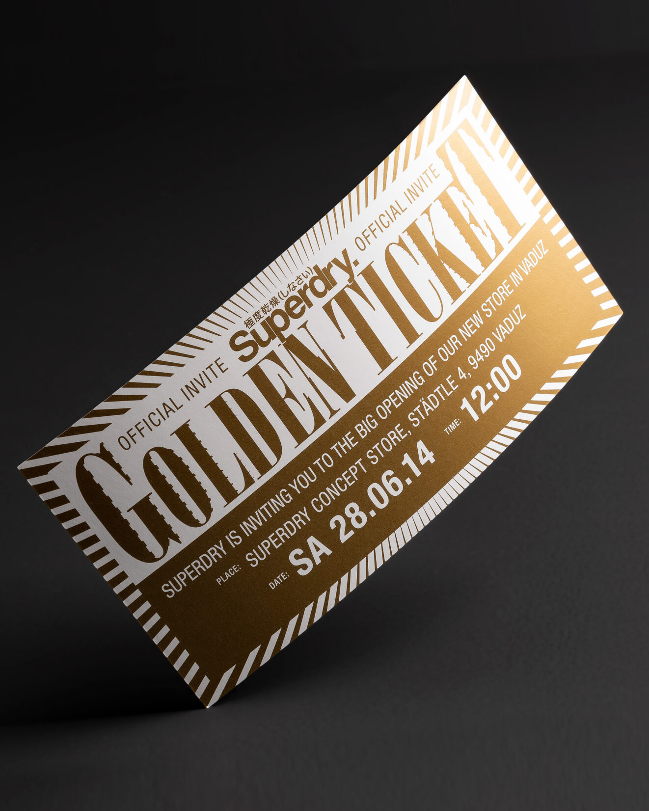 Einladungskarte mit Firmen-Logo komplett mit Metallic-Gold gedruckt im Offset-Druck.