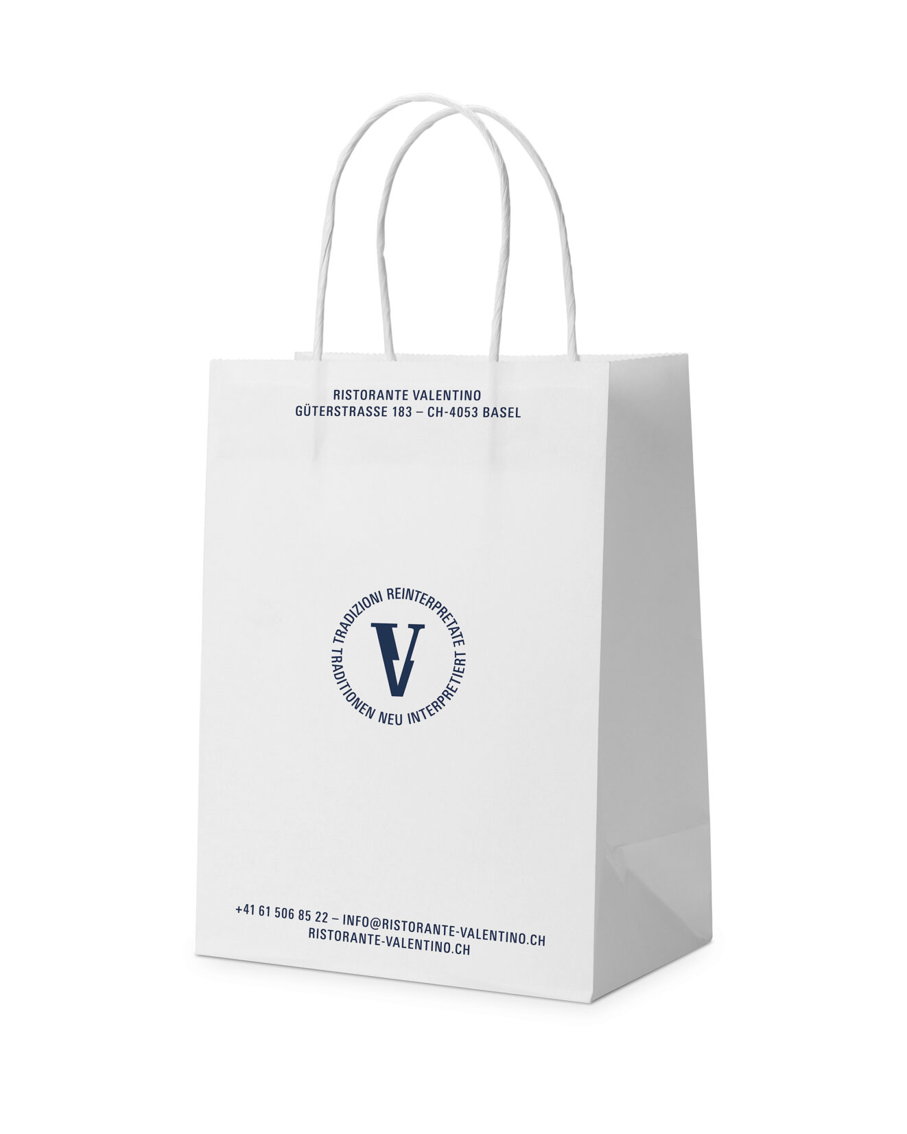 Weisse Papiertasche mit dem Valentino Siegel.