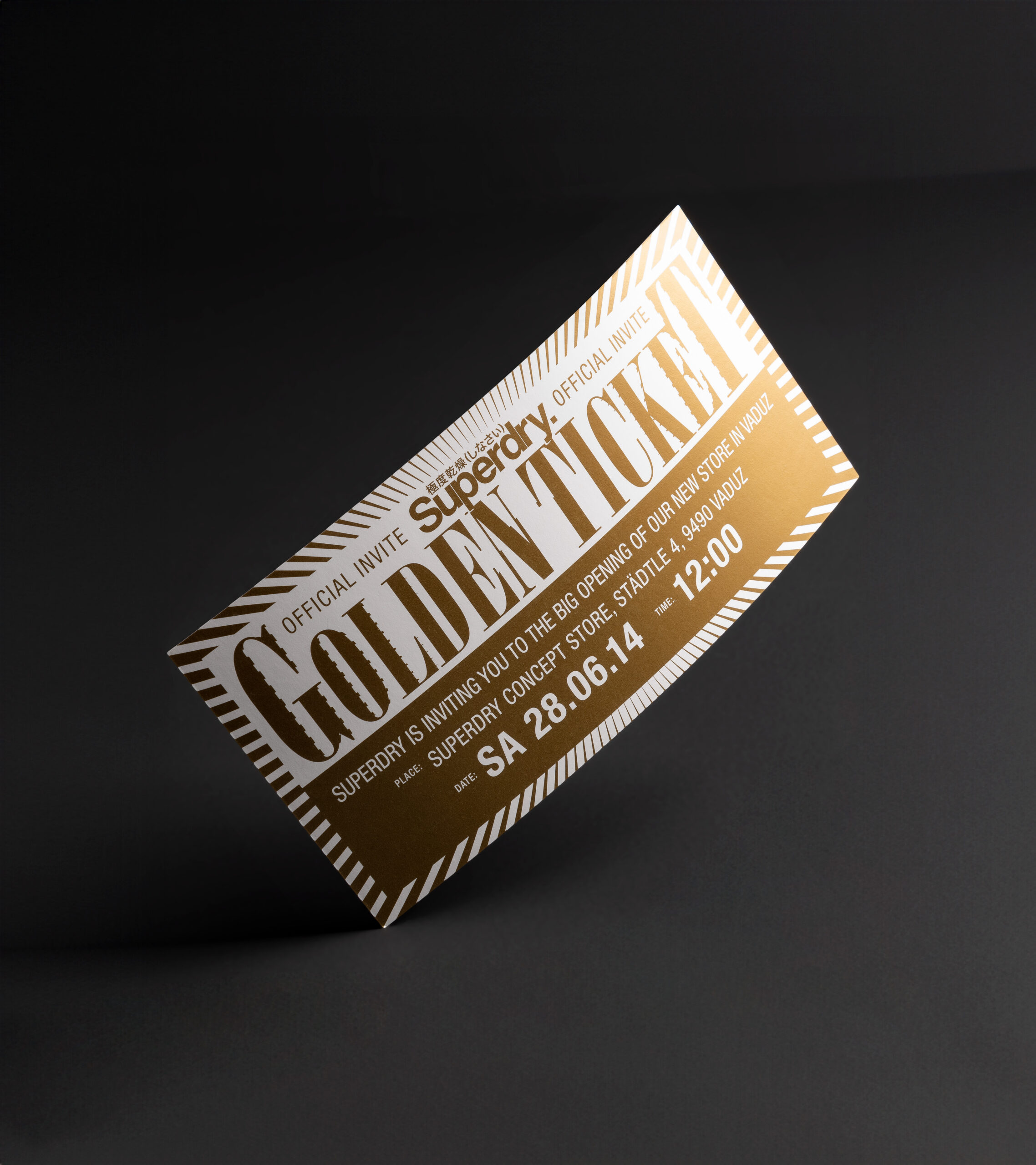 Einladungskarte mit Firmen-Logo komplett mit Metallic-Gold gedruckt im Offset-Druck.